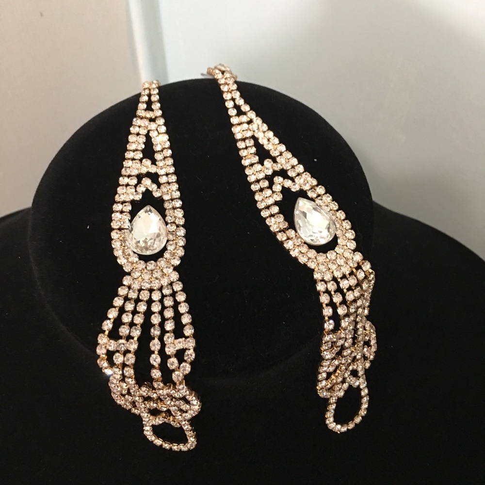Earrings get a free gift too!